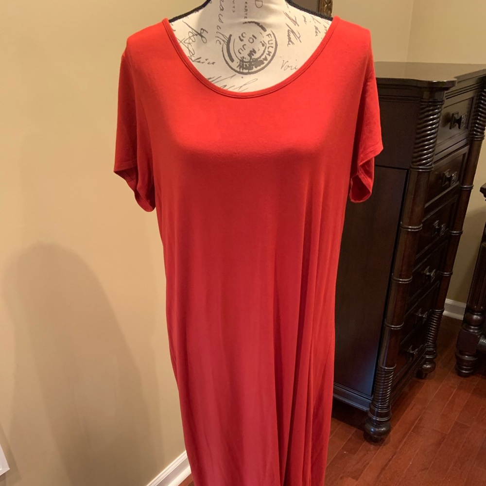Maxi - Picture 2 of 2
